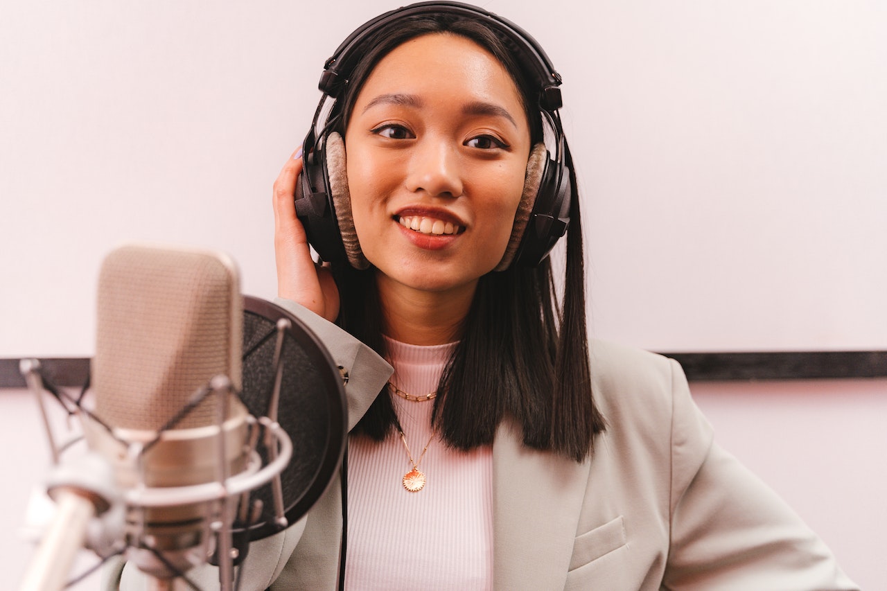 Podcasting Around the Globe: Embracing Cultural Diversity