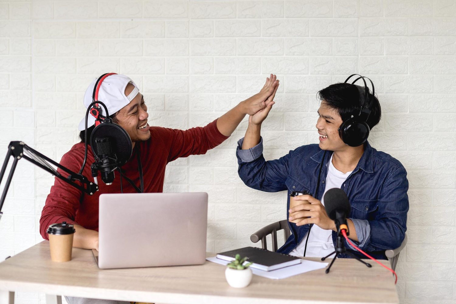 How Giving Before Asking Built a Profitable Podcast Through Relationships (with Richard Kaufman)